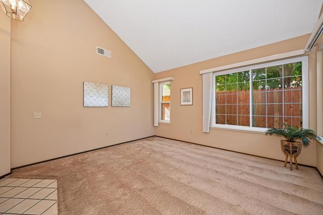 129 Rambling Dr, Folsom, CA 95630