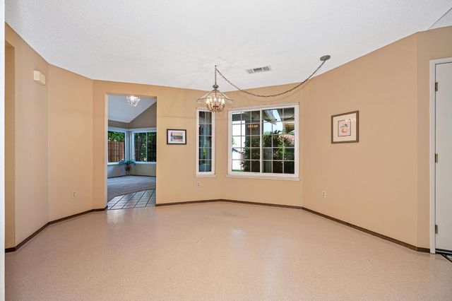 129 Rambling Dr, Folsom, CA 95630