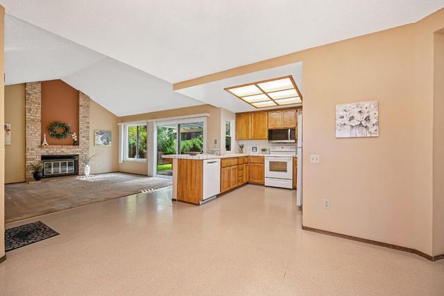 129 Rambling Dr, Folsom, CA 95630