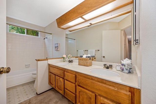 129 Rambling Dr, Folsom, CA 95630