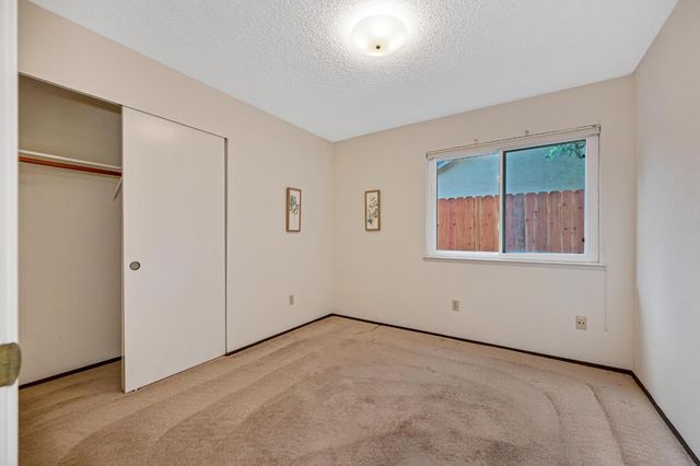 129 Rambling Dr, Folsom, CA 95630