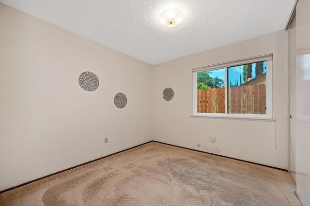 129 Rambling Dr, Folsom, CA 95630