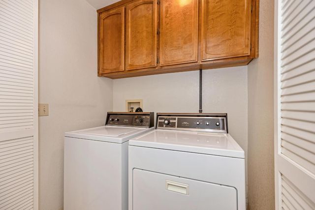 129 Rambling Dr, Folsom, CA 95630