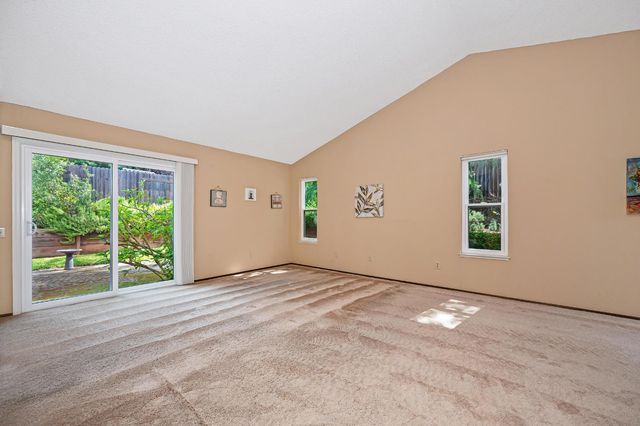 129 Rambling Dr, Folsom, CA 95630