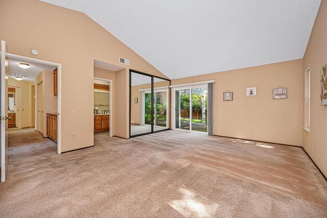 129 Rambling Dr, Folsom, CA 95630
