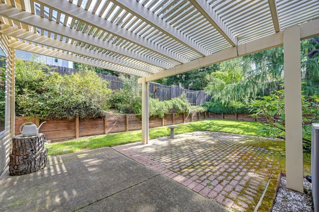 129 Rambling Dr, Folsom, CA 95630