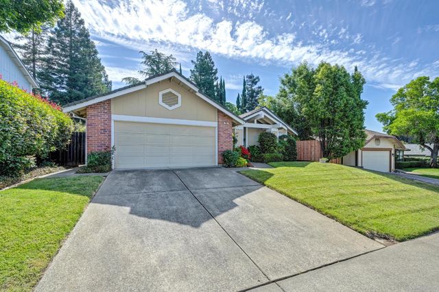 129 Rambling Dr, Folsom, CA 95630
