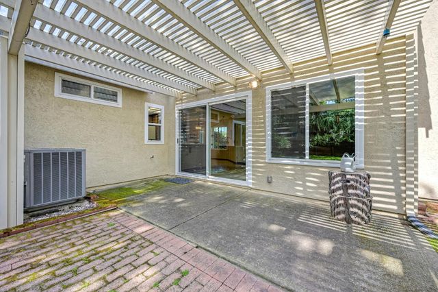 129 Rambling Dr, Folsom, CA 95630