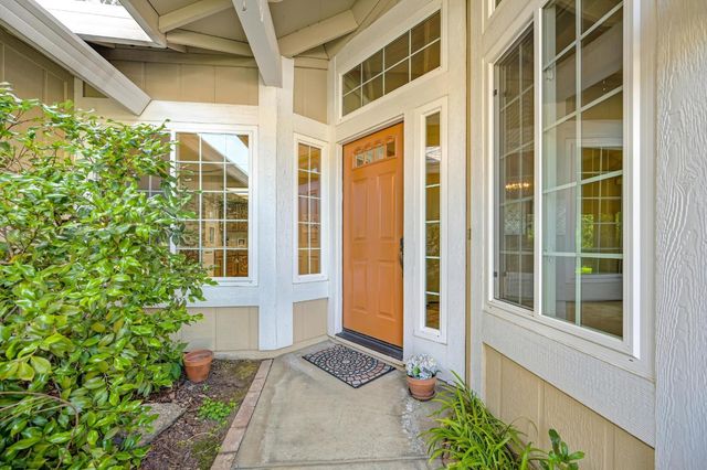 129 Rambling Dr, Folsom, CA 95630