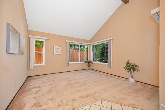 129 Rambling Dr, Folsom, CA 95630