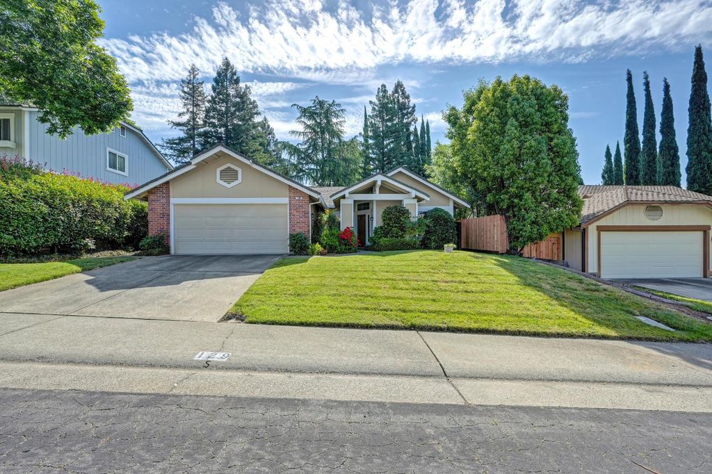 129 Rambling Dr, Folsom, CA 95630