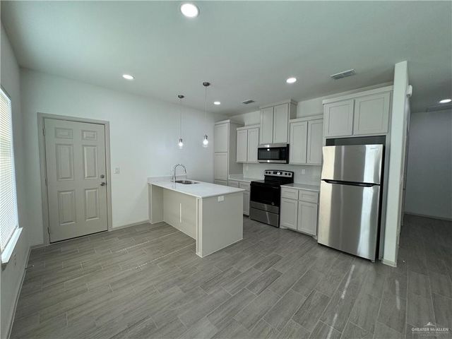 7806 N 58th Lane 3, Mission, TX 78573