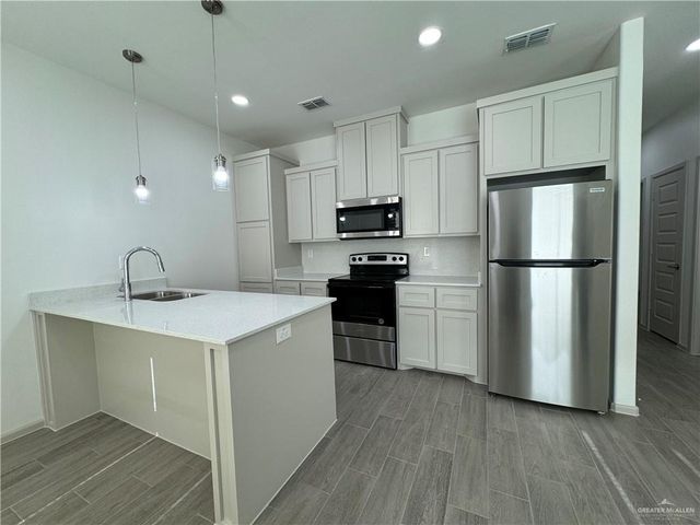 7806 N 58th Lane 3, Mission, TX 78573