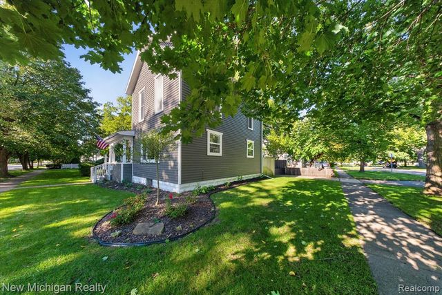 222 West Street, Howell, MI 48843
