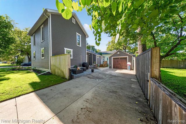 222 West Street, Howell, MI 48843