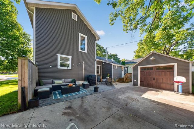 222 West Street, Howell, MI 48843