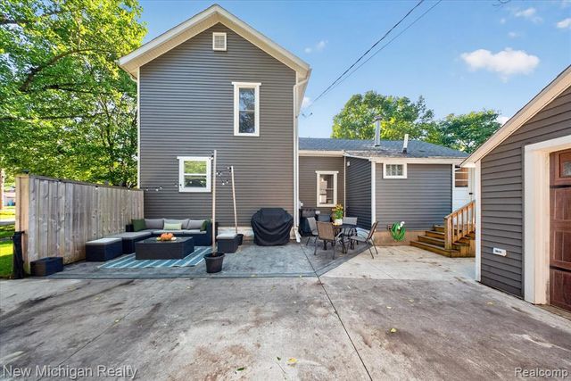 222 West Street, Howell, MI 48843