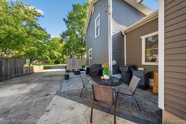 222 West Street, Howell, MI 48843