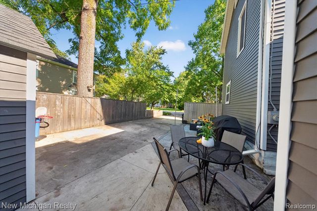222 West Street, Howell, MI 48843