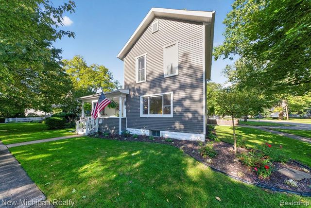 222 West Street, Howell, MI 48843