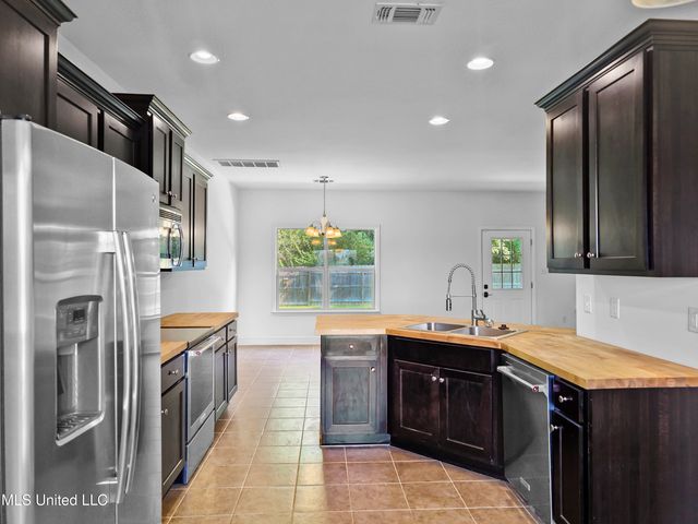 14794 Canal Crossing Boulevard, Gulfport, MS 39503