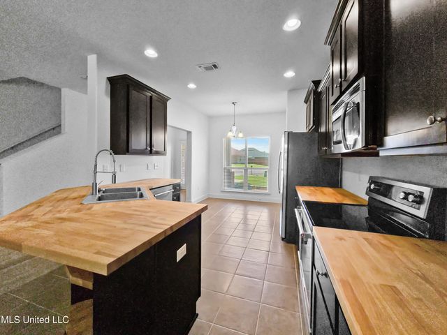 14794 Canal Crossing Boulevard, Gulfport, MS 39503