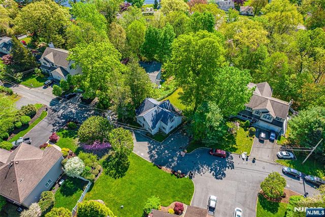 14 Overlook Drive, Denville Township, NJ 07834