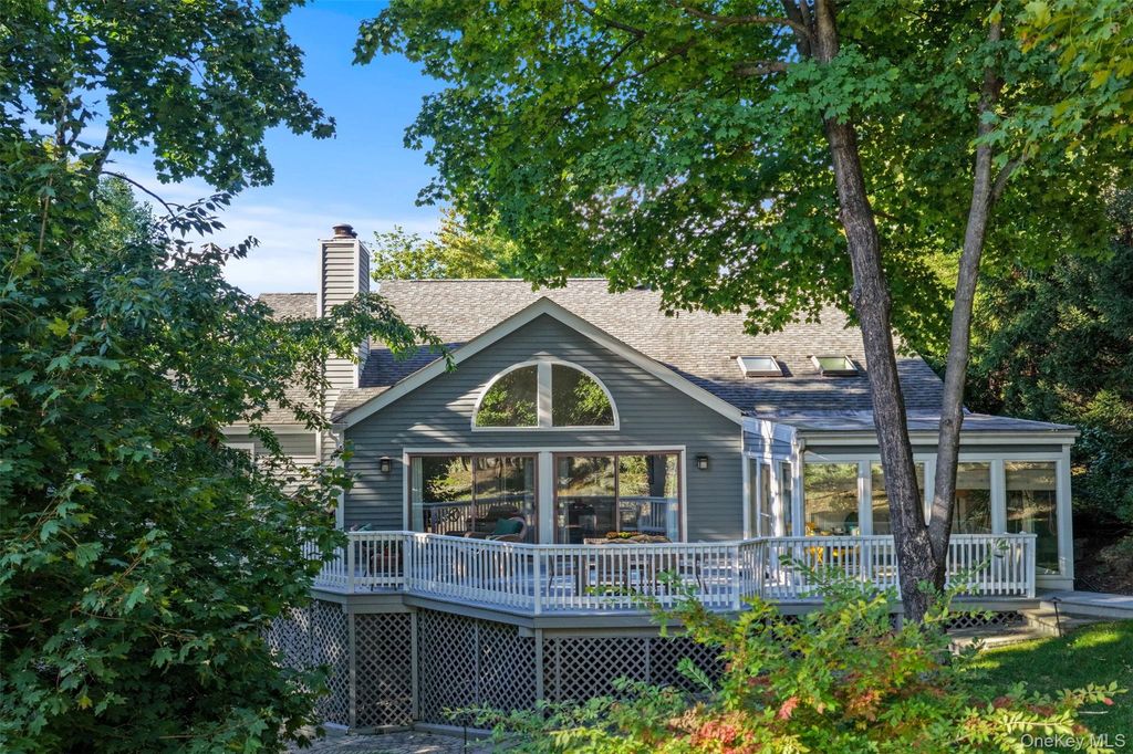 78 Greenway Drive, Irvington, NY 10533 — photo 2