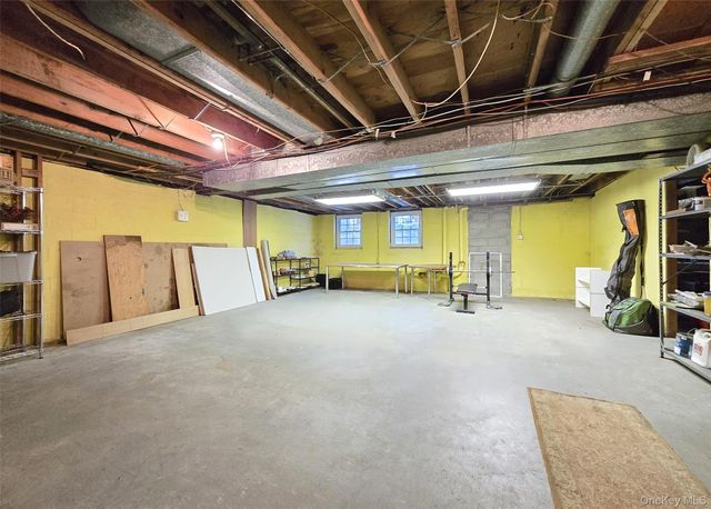 1435 Broadway Avenue, Holbrook, NY 11741