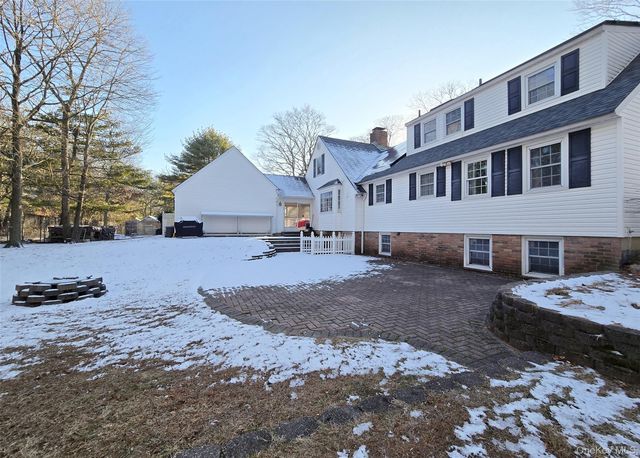 1435 Broadway Avenue, Holbrook, NY 11741