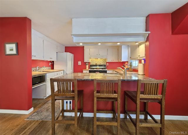 1435 Broadway Avenue, Holbrook, NY 11741