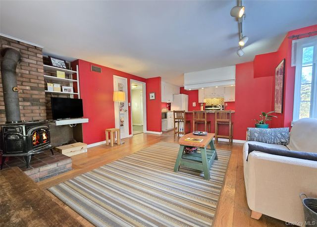 1435 Broadway Avenue, Holbrook, NY 11741