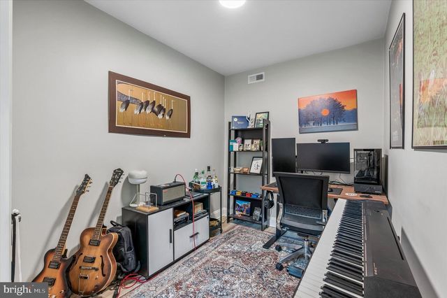 137 VASSAR ST, Philadelphia, PA 19128