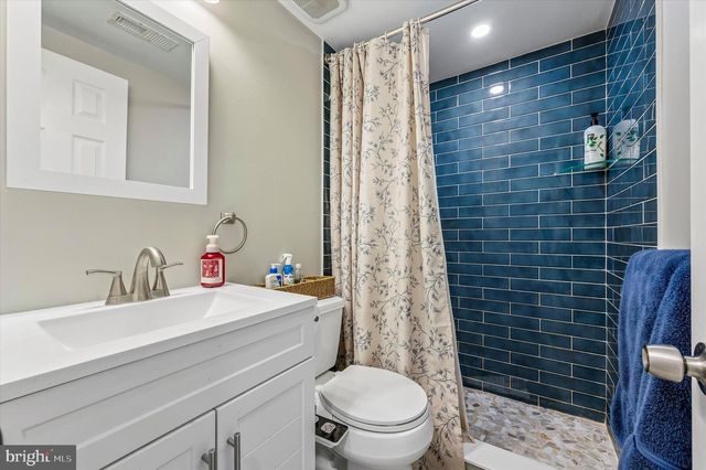 137 VASSAR ST, Philadelphia, PA 19128