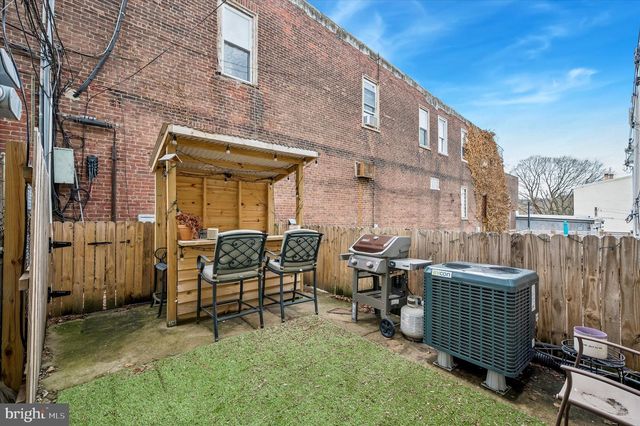 137 VASSAR ST, Philadelphia, PA 19128