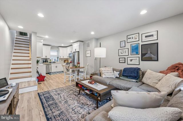 137 VASSAR ST, Philadelphia, PA 19128