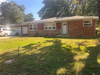1407 Davis Avenue, Springdale, AR 72764