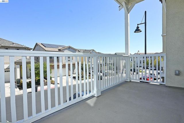 7168 Carneros Ln, Dublin, CA 94568
