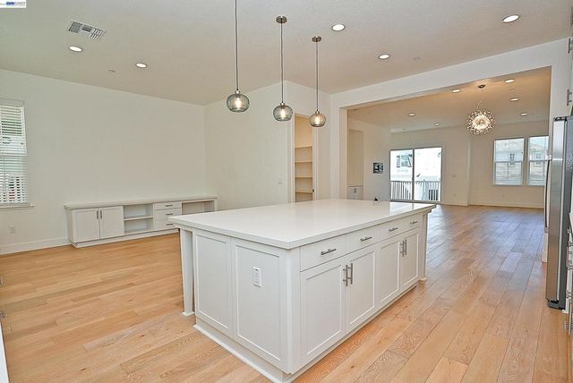 7168 Carneros Ln, Dublin, CA 94568