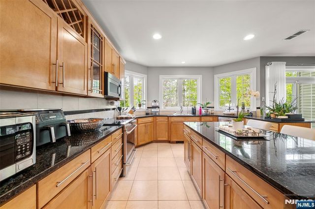 130 Irving Street, Leonia, NJ 07605