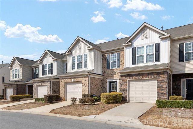2434 Royal York Avenue, Charlotte, NC 28210