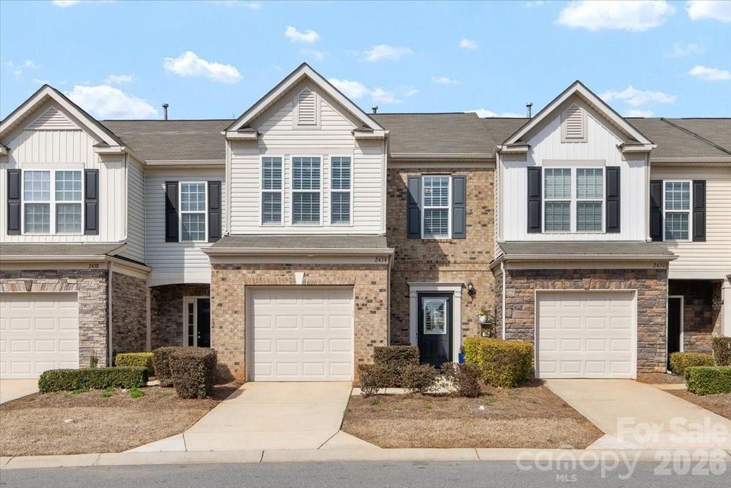 2434 Royal York Avenue, Charlotte, NC 28210