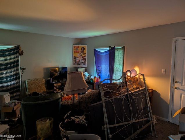 1175 E Home Street, Flint, MI 48505