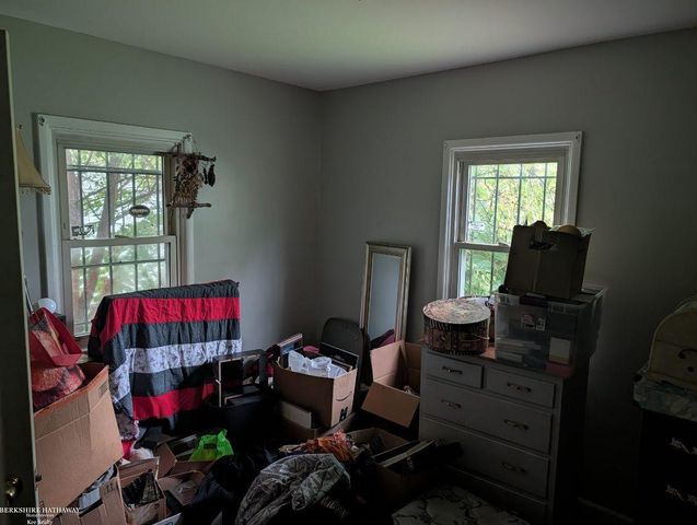 1175 E Home Street, Flint, MI 48505