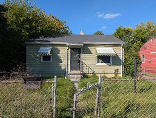 1175 E Home Street, Flint, MI 48505