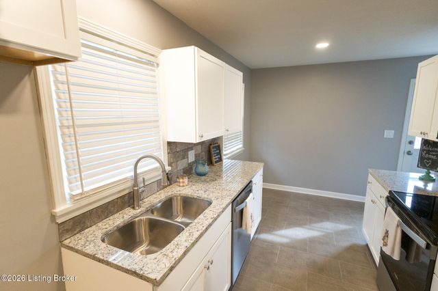 4309 Southridge Dr, Louisville, KY 40272