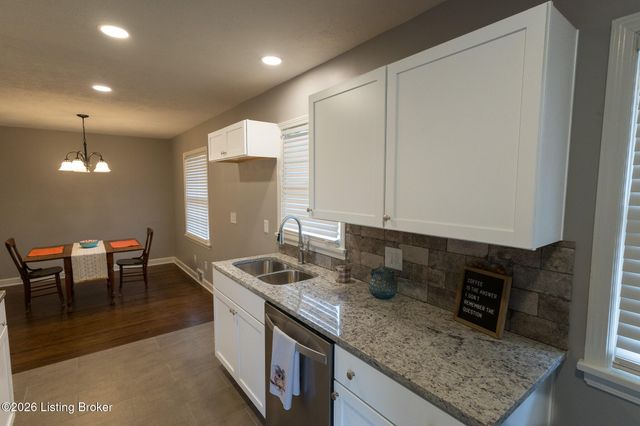 4309 Southridge Dr, Louisville, KY 40272