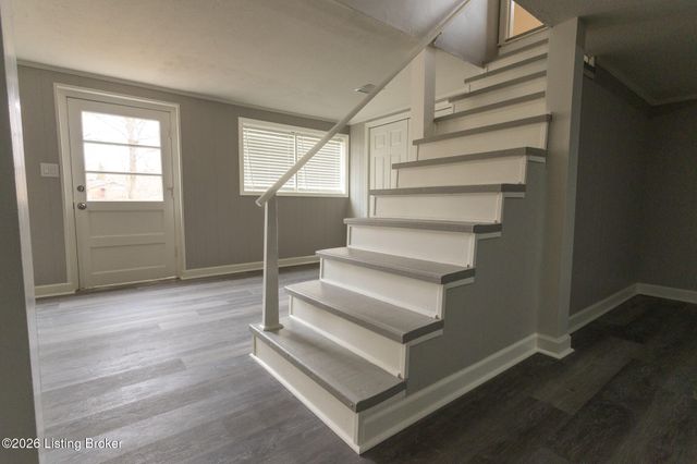 4309 Southridge Dr, Louisville, KY 40272