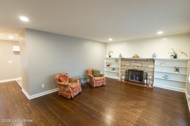 4309 Southridge Dr, Louisville, KY 40272