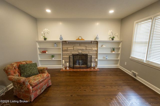 4309 Southridge Dr, Louisville, KY 40272